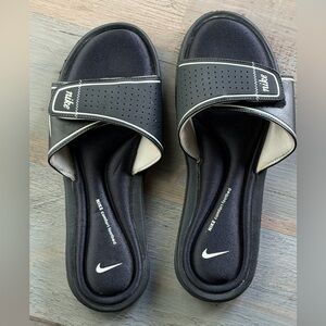 Nike Women's Black comfort Slide Sandals